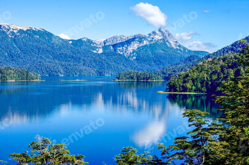 Preview: Beautiful scenic lake and mountain landscape in Patagonia, Argentina.