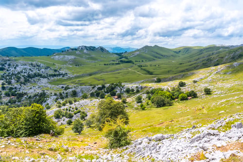 Preview: Beautiful views from the top of the mountain walking down