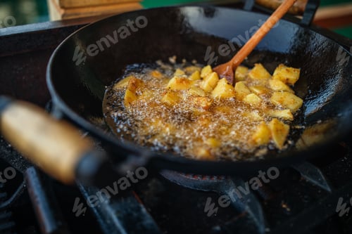 Preview: Potato frying, preparing food.