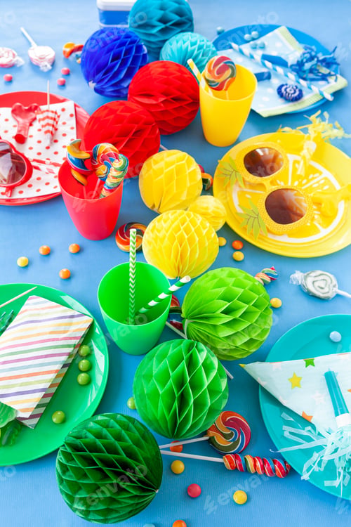 Vista previa: Decoración de mesa colorida para una fiesta