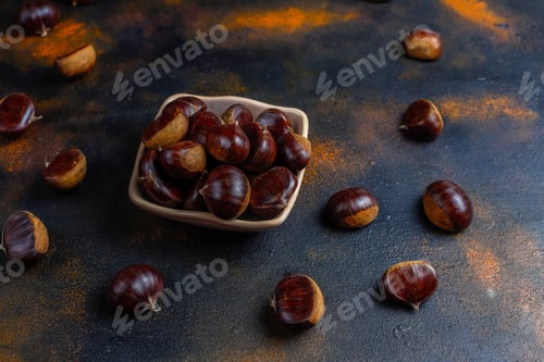 Preview: Fresh organic chestnuts.