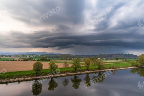Preview: Superzelle einer Gewitterwolke über der Donau im Landreis Straubing-Bogen Bayern Deutschland.