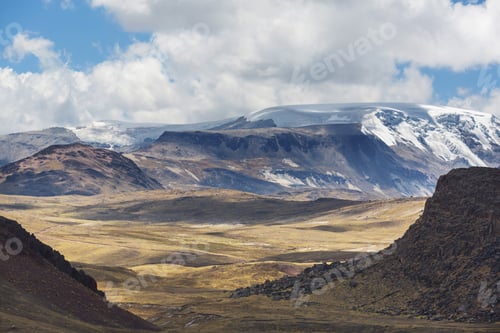 Preview: Mountains in Peru