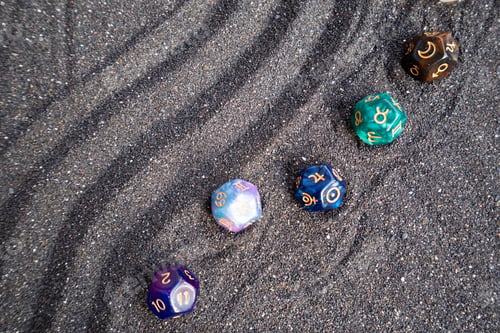 Preview: Zodiac horoscope with divination dice