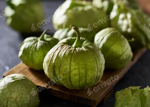 Preview: still life photo of a heap of tomatillos
