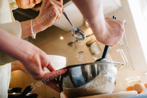 Preview: cooking breakfast
