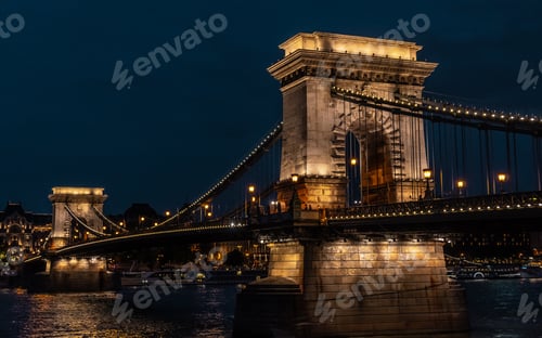 Preview: Chain Bridge over the Danube in the night
