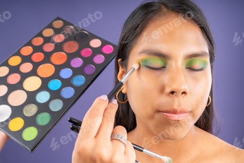 Preview: Artistic make-up a colorful palette