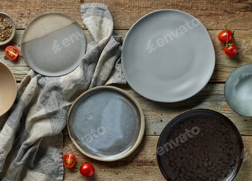Preview: various empty plates