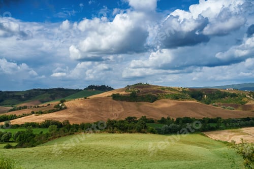 Preview: Rural landscape in Val d Orcia, Tuscany, at summer
