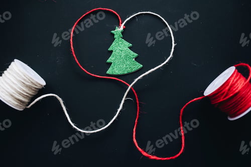Preview: winter holidays / christmas decoration / wrapping gifts
