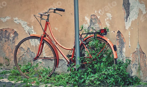 Preview: A lonely bicycle