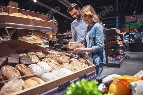 Preview: Couple at the supermarket