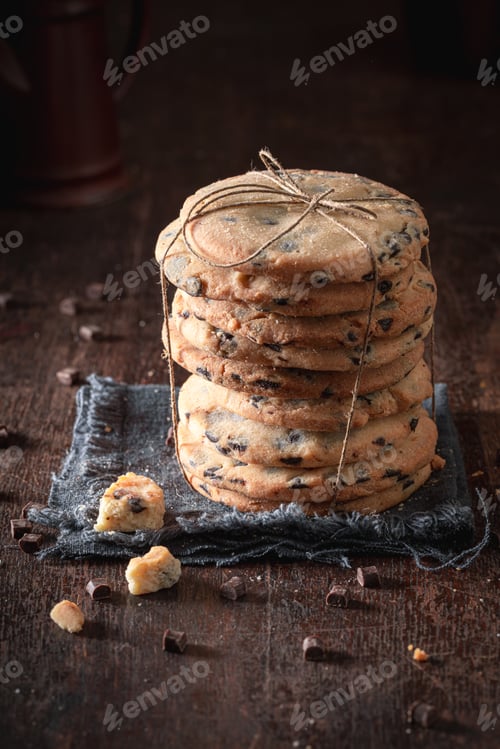 Preview: Sweet and crunchy vanilla cookies served with milk in bottle.