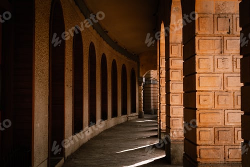 Preview: Arched hallway in Mumbai, India