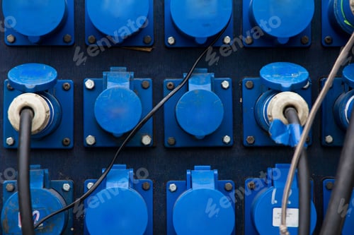 Preview: Power plugs connected