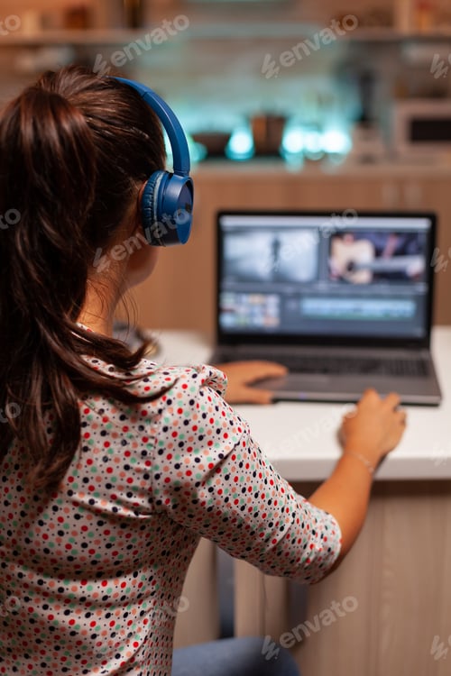 Preview: Content creator working in home