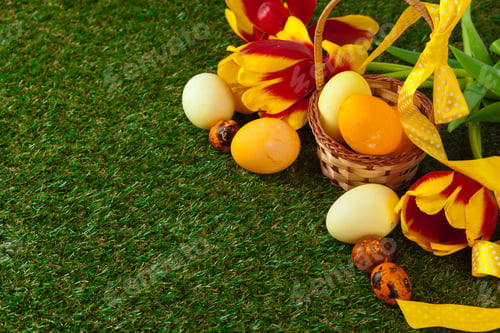 Preview: Easter Eggs with flower on Green Grass