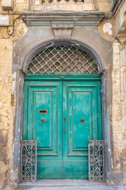 Preview: Closeup of a traditional wooden door in Valletta, Malta