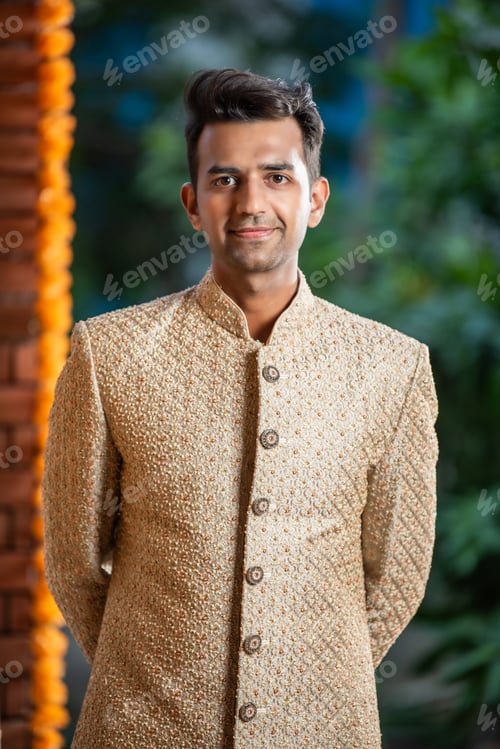 Preview: portrait of indian young man in traditional wear