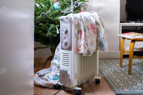 Preview: Wet sheets drying on an electric radiator, dangerous behaviors that cause domestic accidents.