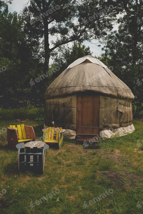 Preview: in the camp of alternative lifestyle