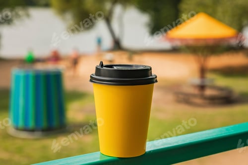 Preview: Bright yellow takeaway coffee cup