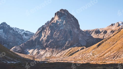 Preview: Lonely mountain