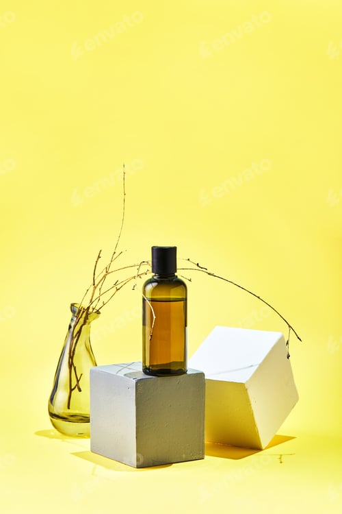 Preview: Glass Mock up bottles of shampoo or conditioner of body care cosmetics