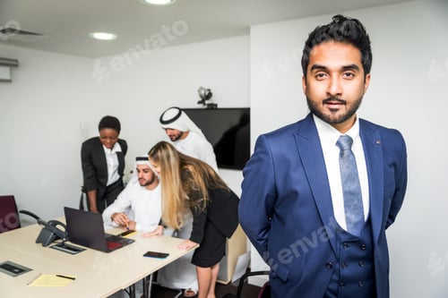 Preview: Business meeting in Dubai