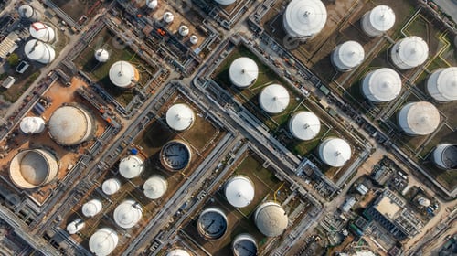 Preview: Aerial view industrial storage tank farm for oil and gas or chemical, Global fuel supply