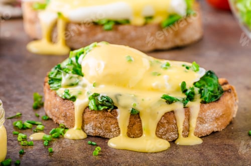 Preview: Egg benedict with spinach