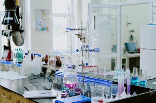 Preview: Modern Chemistry Laboratory Featuring Advanced Equipment