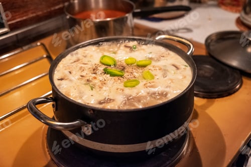 Preview: Champignon mushroom soup with gruel and vegetables boiled