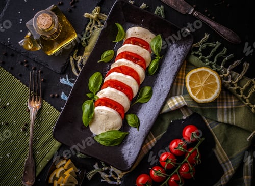 Preview: Delicious caprese salad