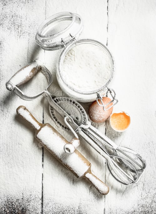 Preview: Tools and ingredients for the dough.