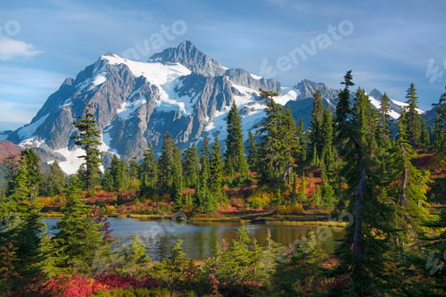 Preview: Mount Shucksan in the North Cascade Range of mountains in autumn.