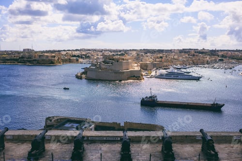 Preview: Valletta, Malta. Upper Barrakka Gardens and Saluting Battery. View of Grand harbor