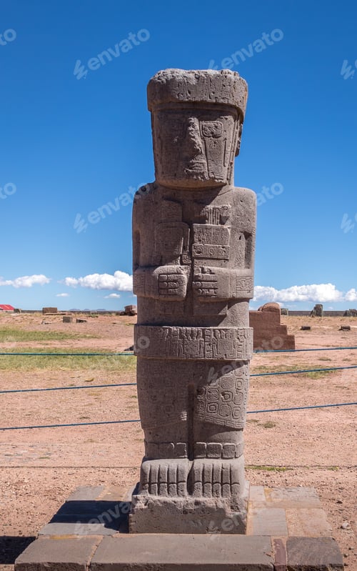 Preview: Ancient statue at Tiwanaku (Tiahuanaco), Pre-Columbian archaeological site - La Paz, Bolivia