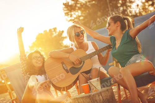 Preview: Hangout at the beach