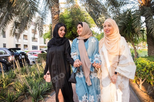 Preview: Arabic women in Dubai