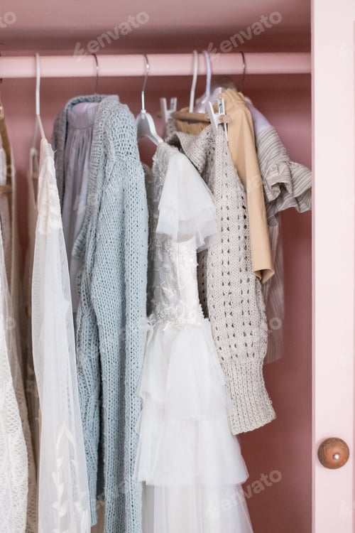 Preview: Elegant Dresses and Knits in a Pink Closet