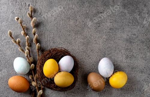 Preview: Natural dyed easter eggs. Happy Easter. Congratulatory easter background.