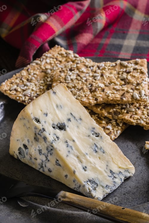 Preview: Mature Stilton Cheese and Spelt Crackers