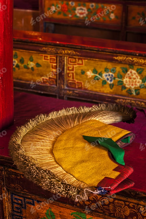 Preview: Yellow hat attribute of Tibetan Buddhism