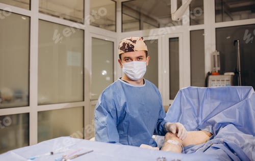 Preview: doctor in the operating room for surgical venous vascular surgery clinic