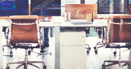 Pantalla de computadora que muestra el espacio de trabajo de oficina