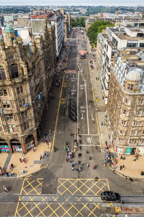 Preview: View to Princess Street in Edinburgh