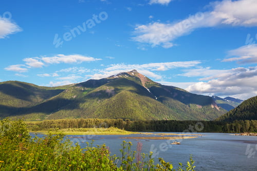 Preview: Lake in Canada