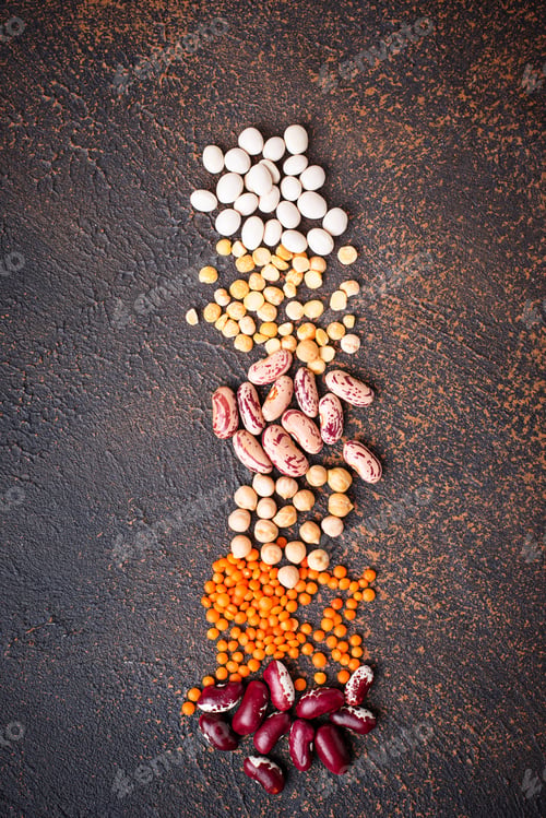 Preview: Chickpeas, red lentils, yellow peas and beans.